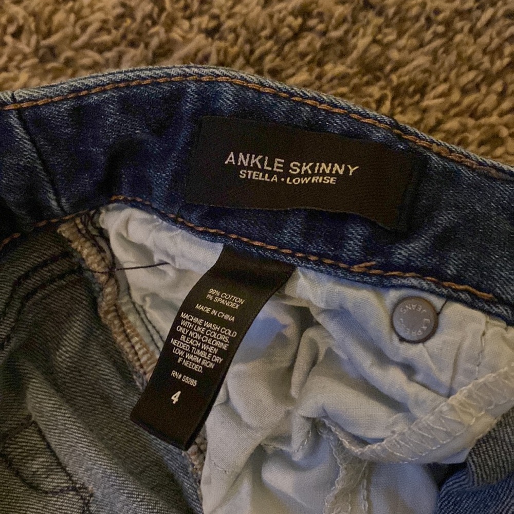 Express Low Rise Jeans - Picture 3 of 4